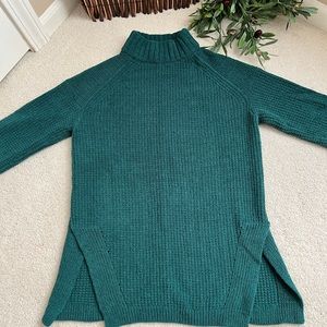 Women’s Dark Green Tunic Sweater w/Side Slits